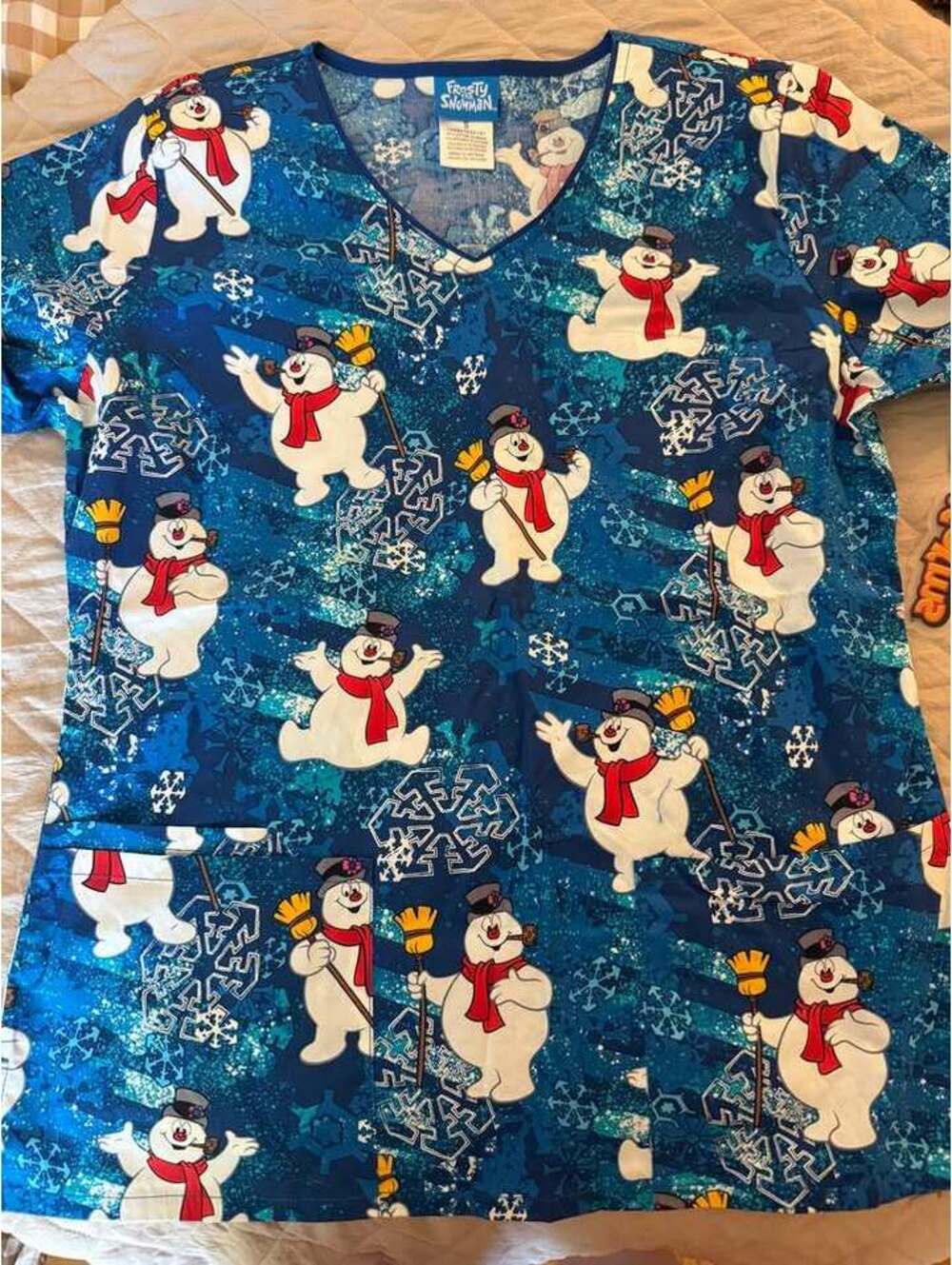 Sm Frosty Women's Scrub Top NWT